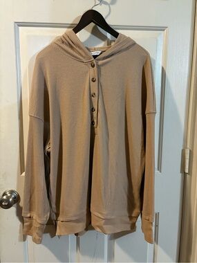 NWT Pretty Garden Ribbed Hooded Henley Top in Light Taupe